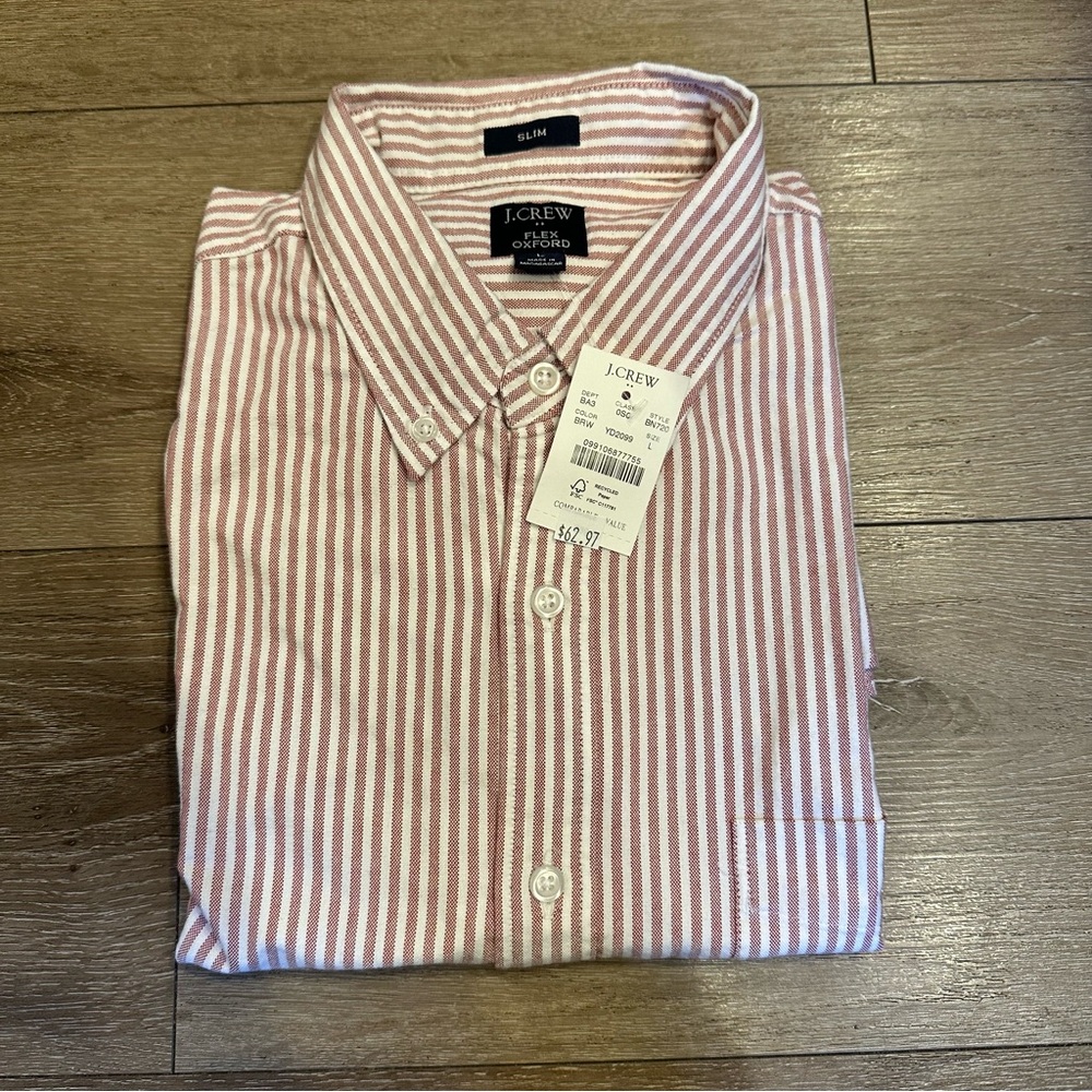 NWT JCrew flex Oxford button up shirt. Size large slim fit. Faint red stripes
